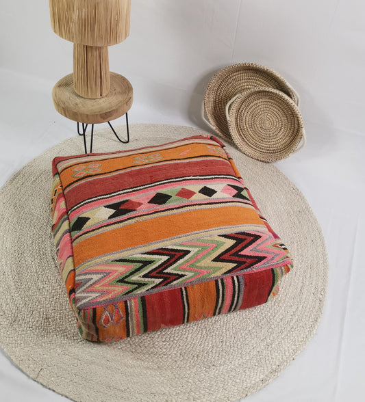 Marokkanischer Pouf, Berber Bodenkissen bunt, Sitzkissen aus Wolle, Vintage Kelim Bodenkissen, Boho Sitzkissen Marrakesch