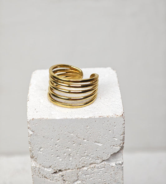 Breiter Ring aus goldenem Messing, Verstellbarer Ring, Goldener Ring, mehrreihiger Ring minimalistisch