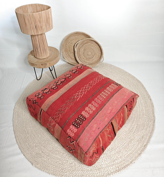 Marokkanischer Pouf, Berber Bodenkissen Pink und Rosa, Sitzkissen aus Wolle, Vintage Kelim Bodenkissen, Boho Sitzkissen Marrakesch