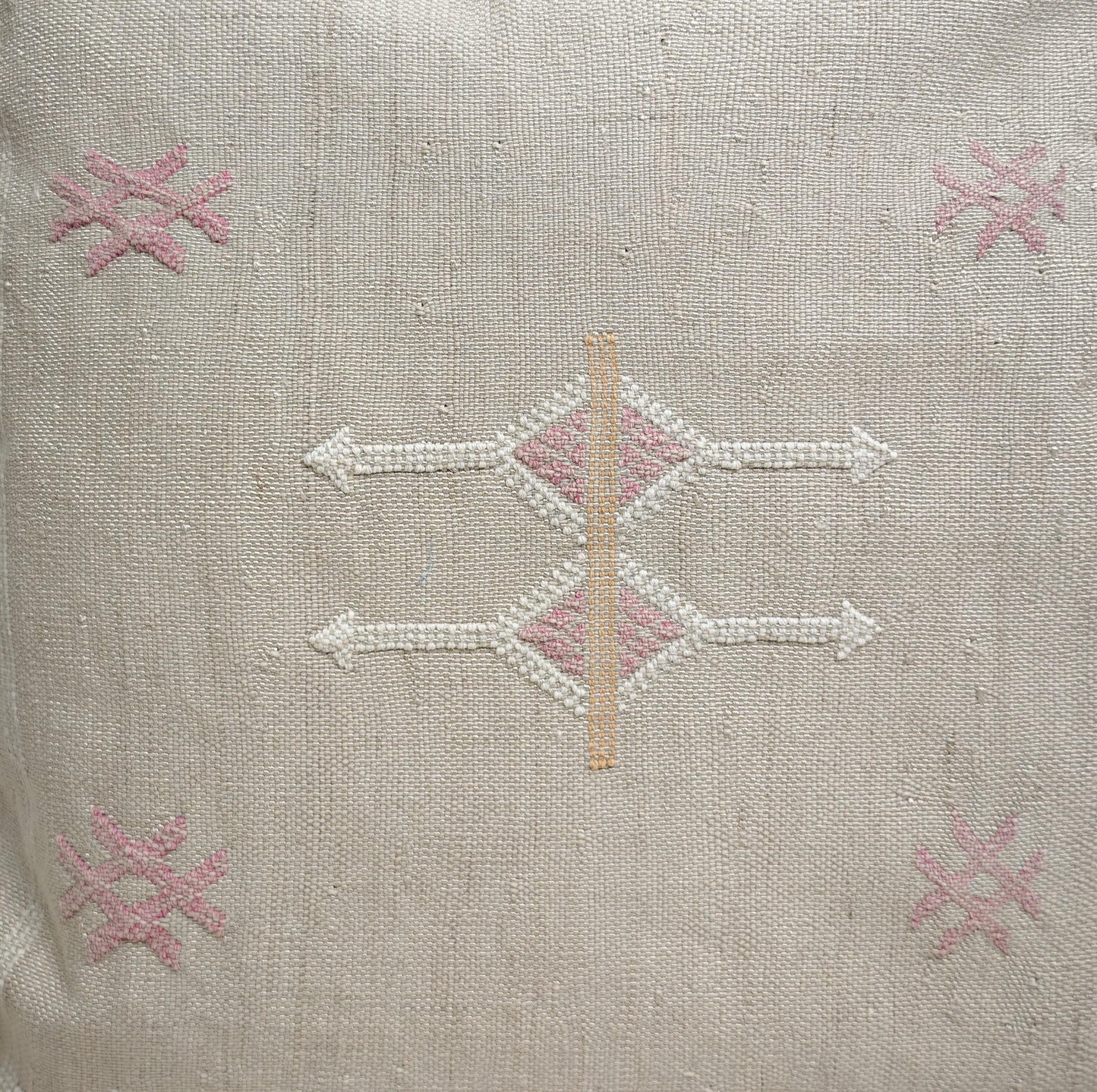 Sabra Kissenhülle aus Marokko, Boho Eklektische Kissenhülle, Marokkanische orientalische Kissenhülle, Beige und Rosa ca. 50x50 cm